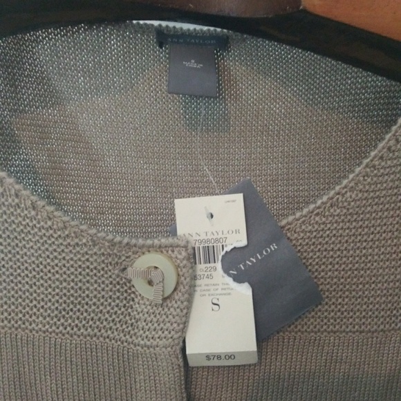 Ann Taylor Button Shirt - S - Picture 3 of 3